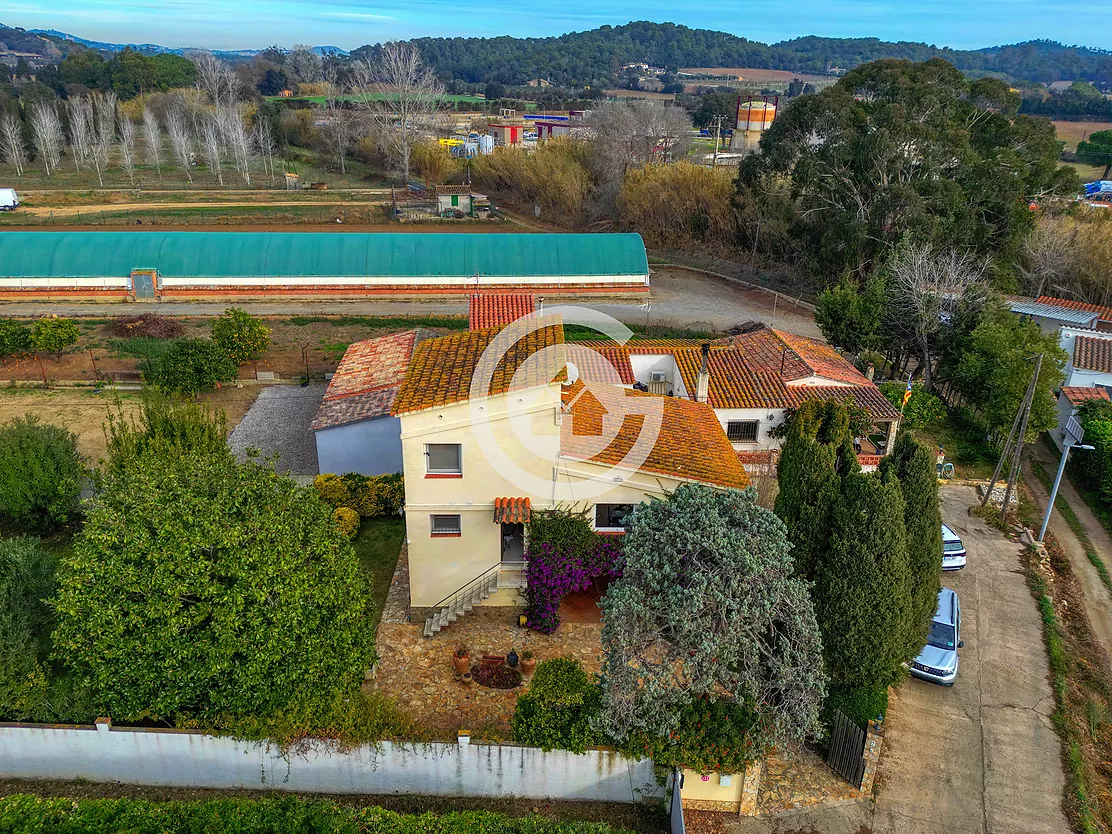 Maison avec jardin et de nombreuses possibilités à Vall-Llobrega
