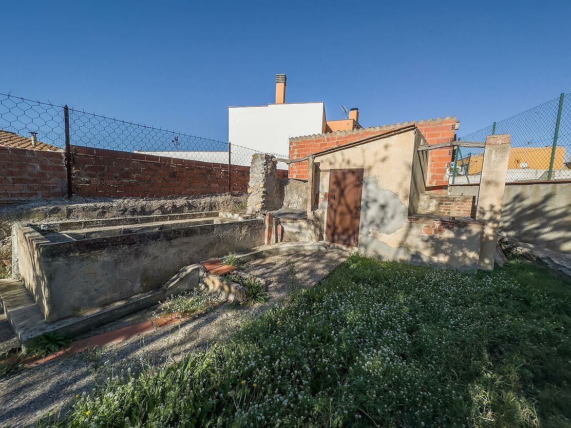 Property in Palafrugell with many possibilities