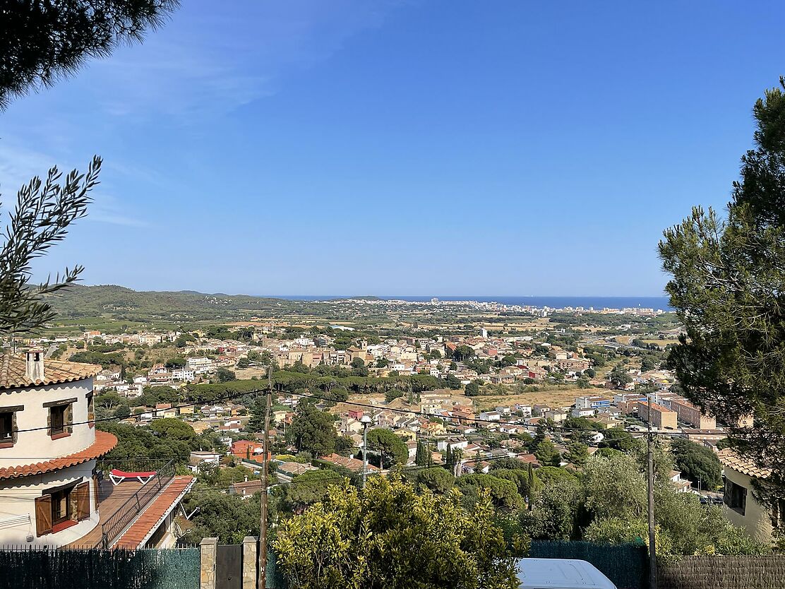 Terrain avec vue sur la mer à Mas Ambrós