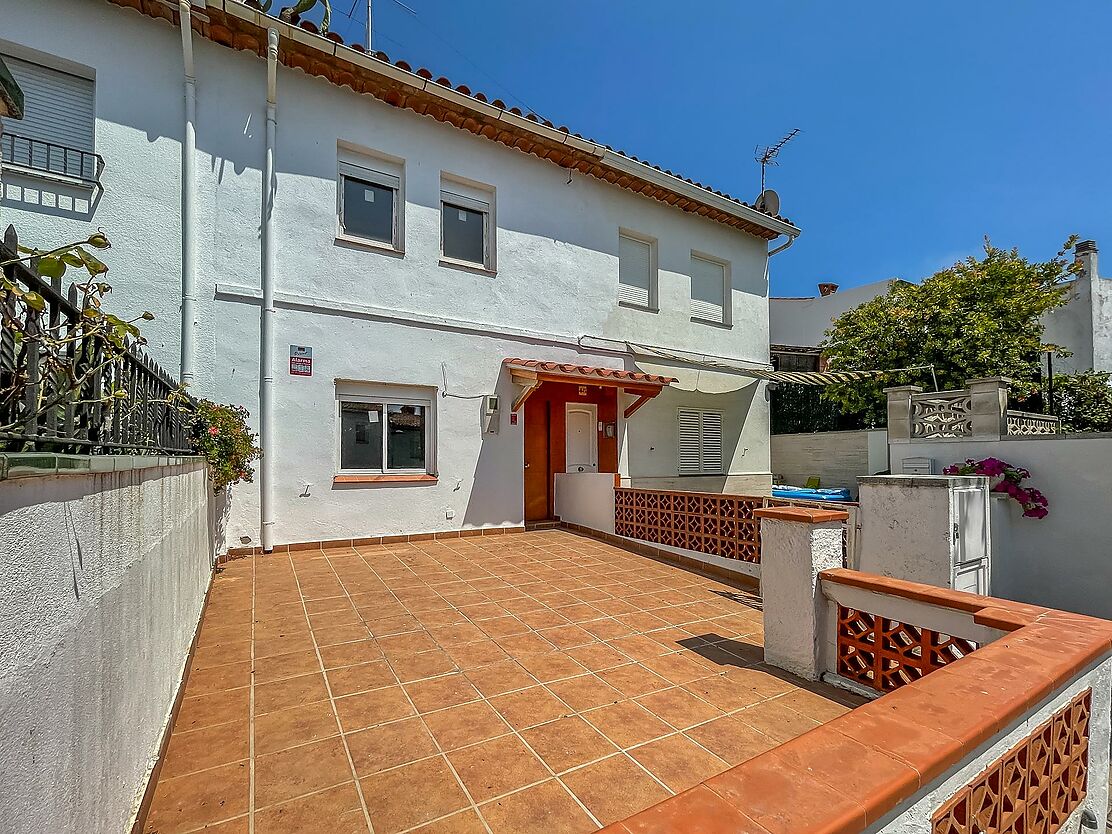 Renovated townhouse Palamós.