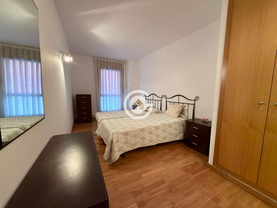 Pis ampli i lluminós al centre de Palafrugell amb ascensor.