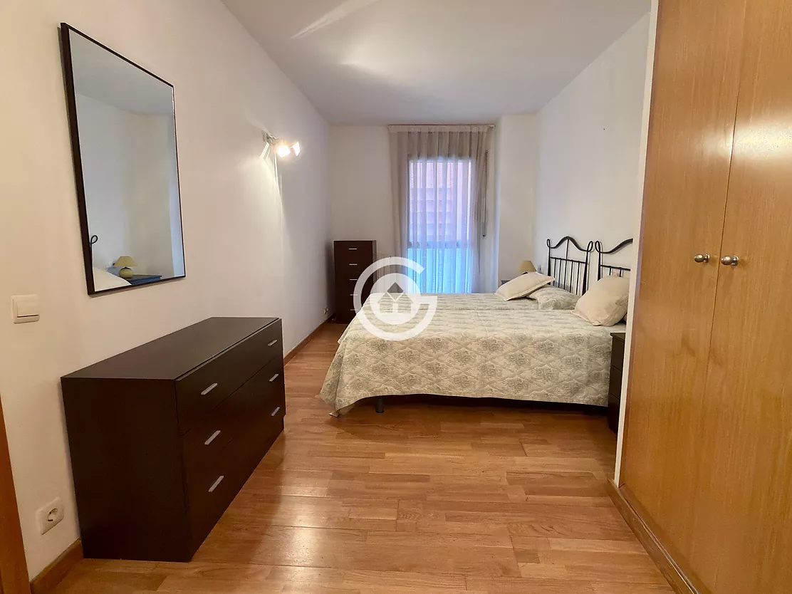 Pis ampli i lluminós al centre de Palafrugell amb ascensor.