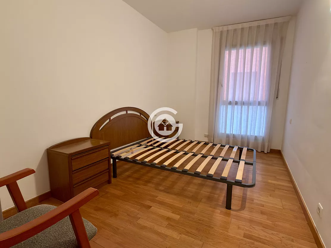 Pis ampli i lluminós al centre de Palafrugell amb ascensor.