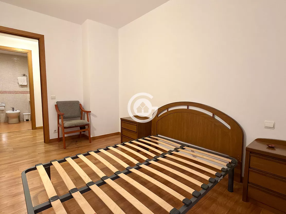 Pis ampli i lluminós al centre de Palafrugell amb ascensor.