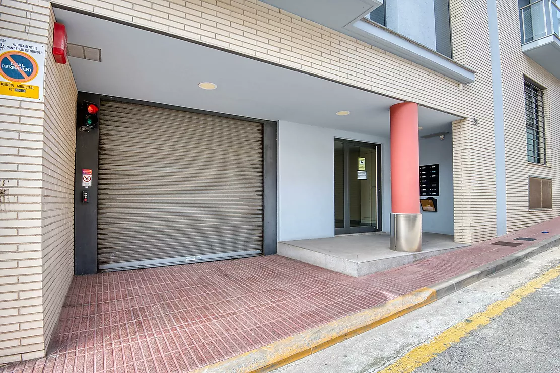 Pis lluminós a punt per entrar a viure.- Sant Feliu de Guíxols