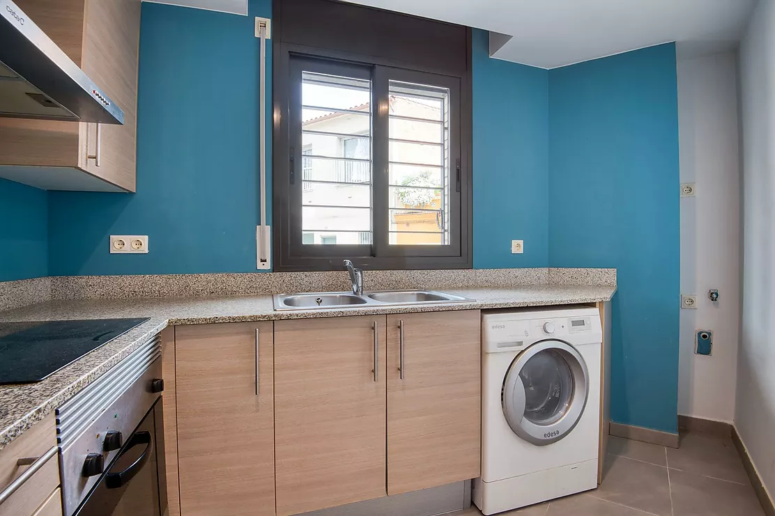 Pis lluminós a punt per entrar a viure.- Sant Feliu de Guíxols