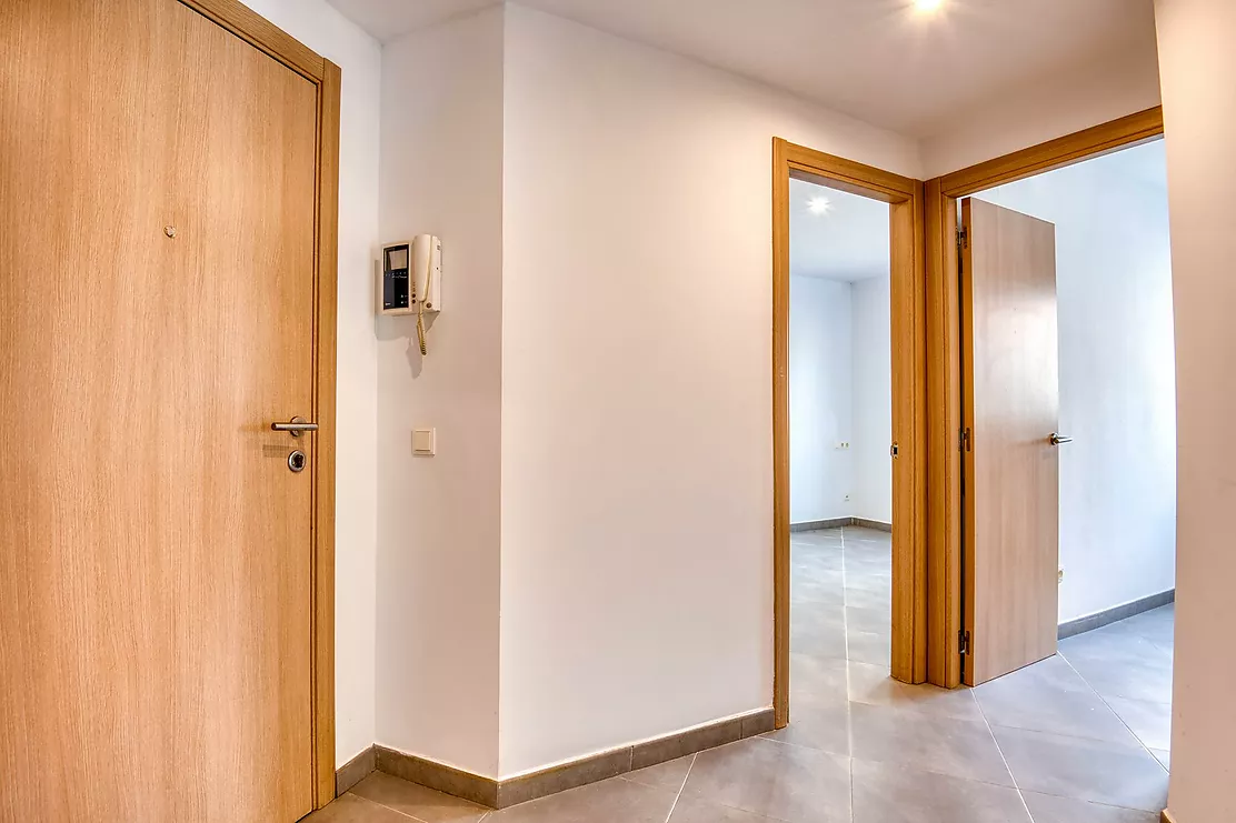 Pis lluminós a punt per entrar a viure.- Sant Feliu de Guíxols