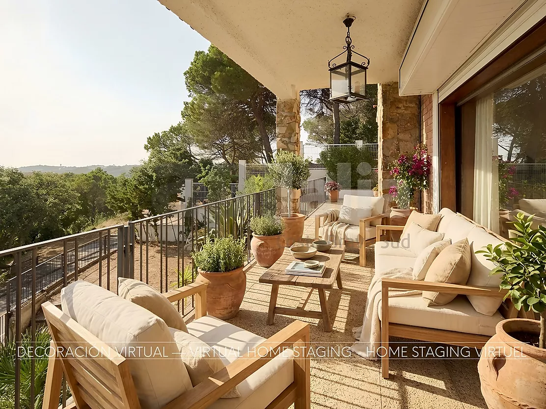 Villa with great potential, a 2,000 m  plot and boundless spaces in Los Pinares