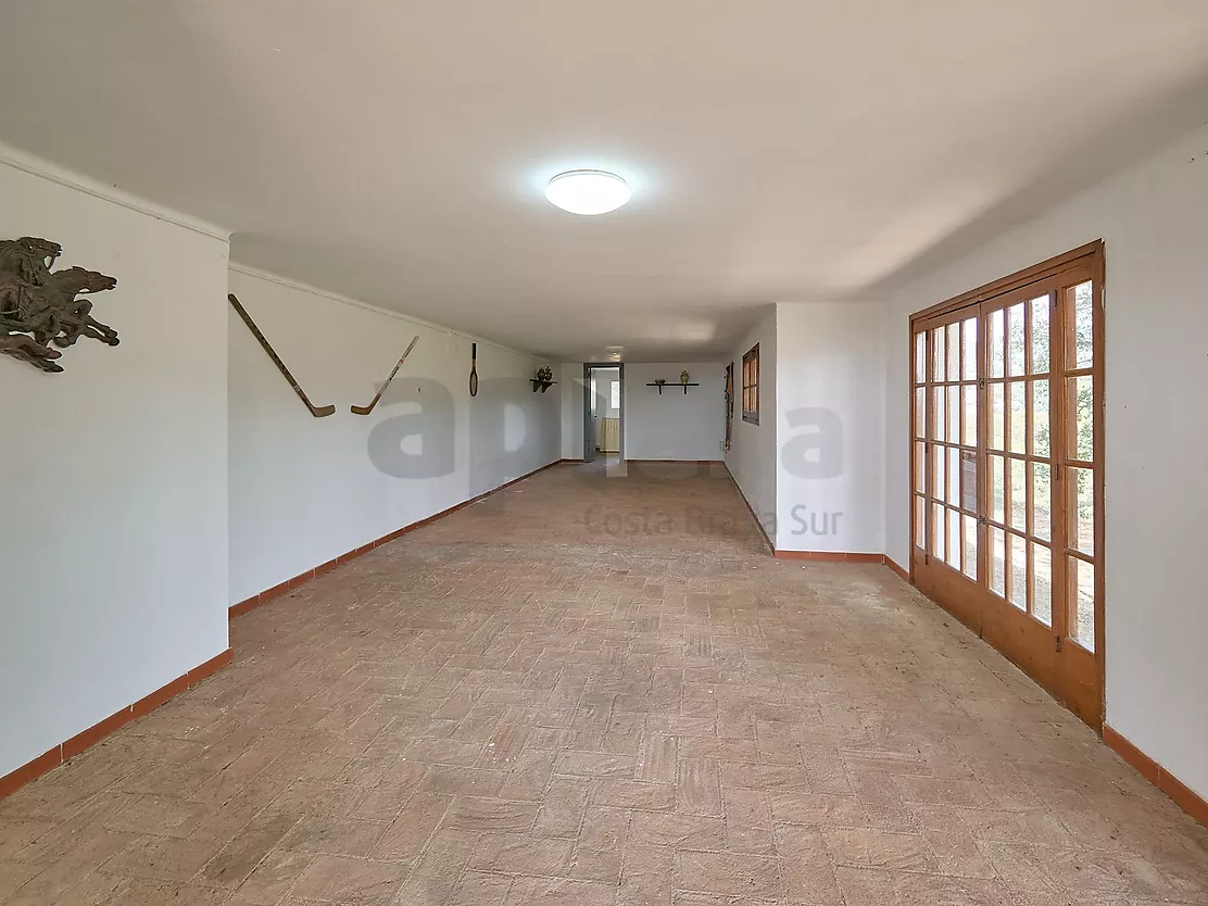 Villa with great potential, a 2,000 m  plot and boundless spaces in Los Pinares
