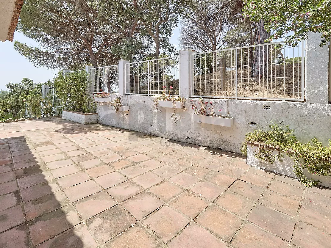Villa with great potential, a 2,000 m  plot and boundless spaces in Los Pinares