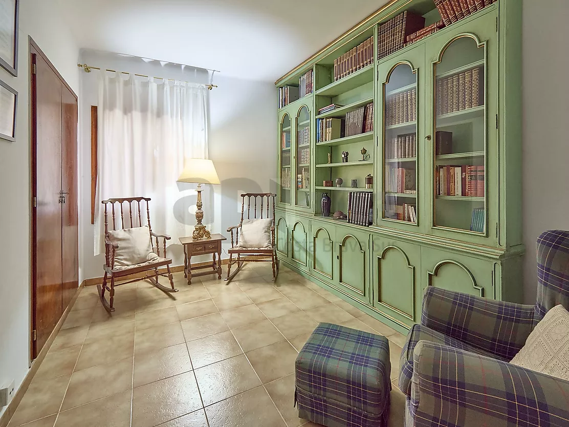 Villa with great potential, a 2,000 m  plot and boundless spaces in Los Pinares
