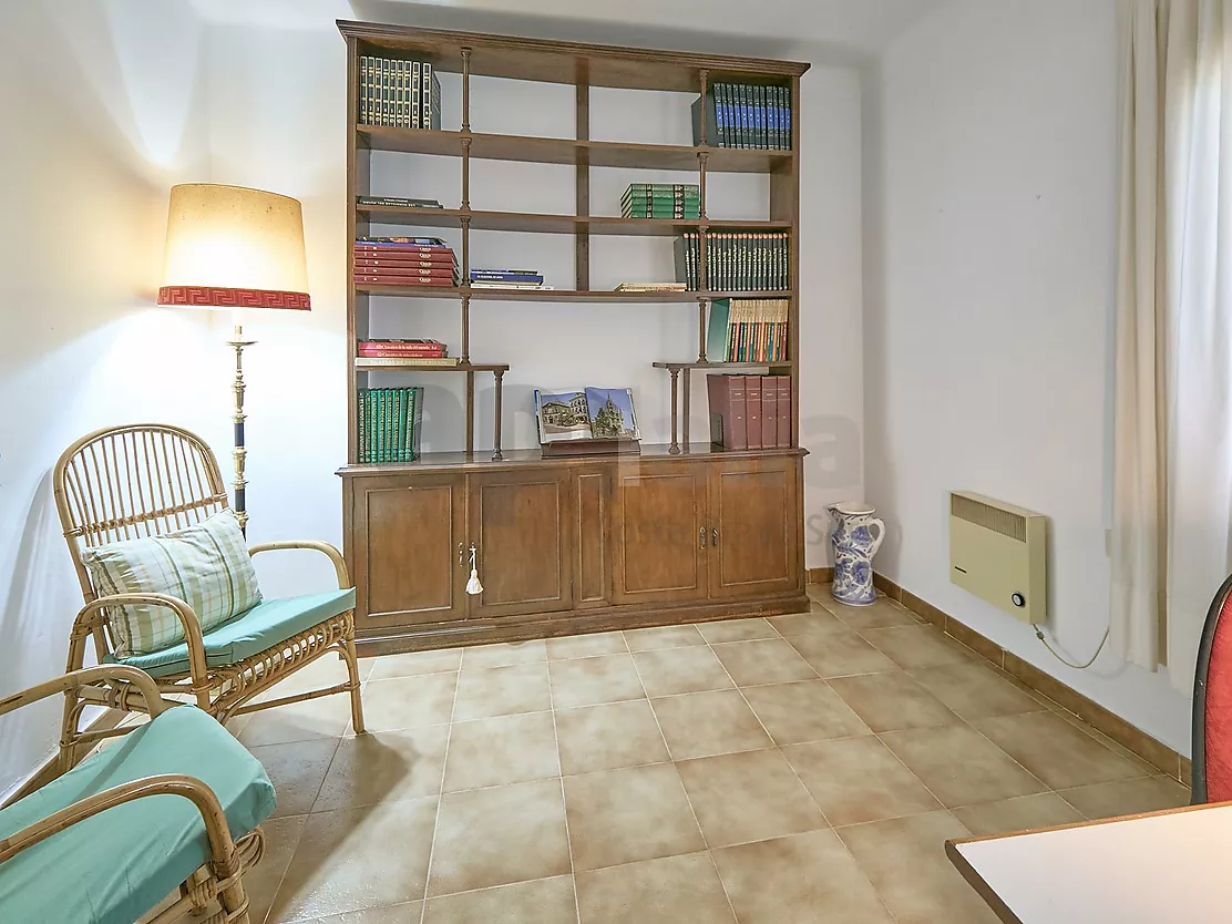 Villa with great potential, a 2,000 m  plot and boundless spaces in Los Pinares