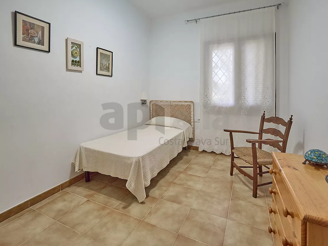 Villa with great potential, a 2,000 m  plot and boundless spaces in Los Pinares