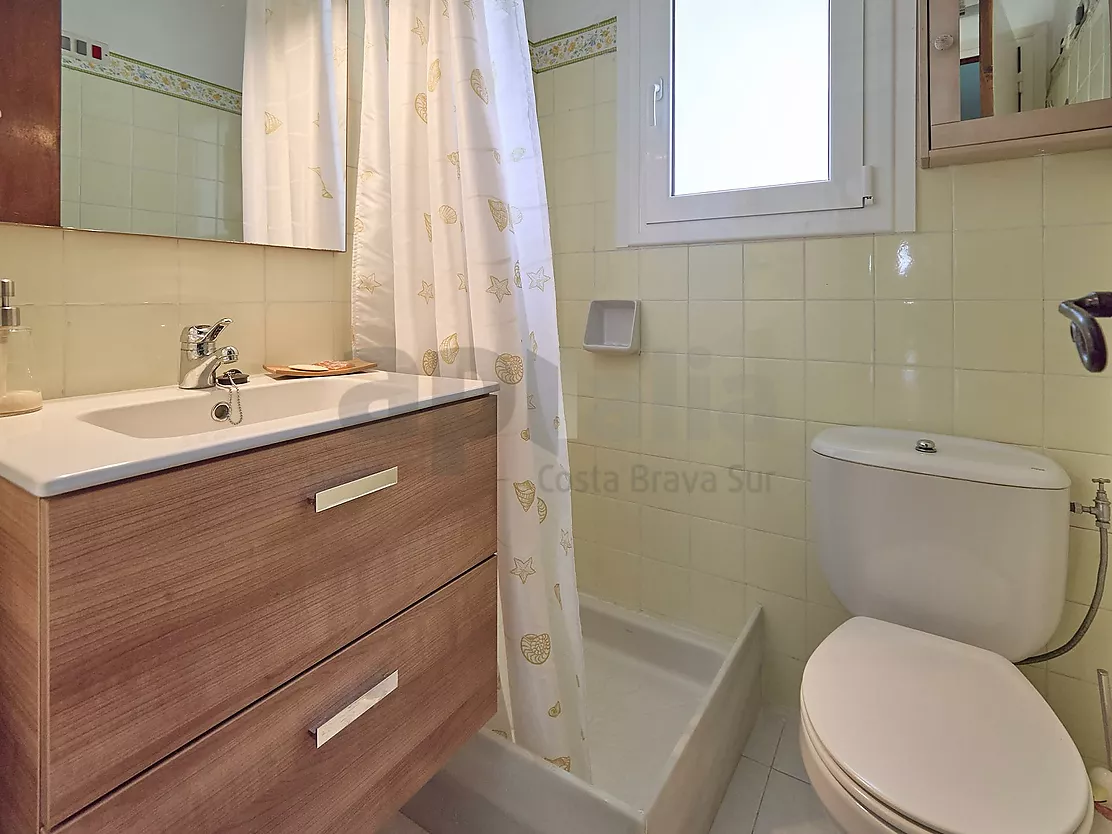 Villa with great potential, a 2,000 m  plot and boundless spaces in Los Pinares