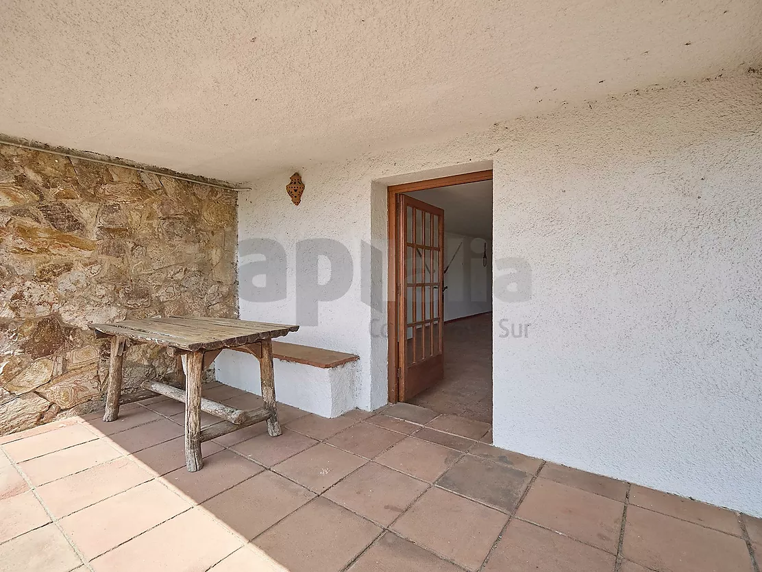 Villa with great potential, a 2,000 m  plot and boundless spaces in Los Pinares