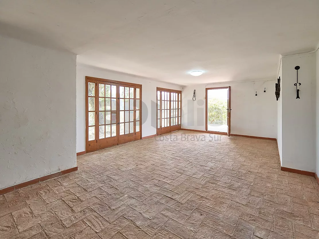 Villa with great potential, a 2,000 m  plot and boundless spaces in Los Pinares