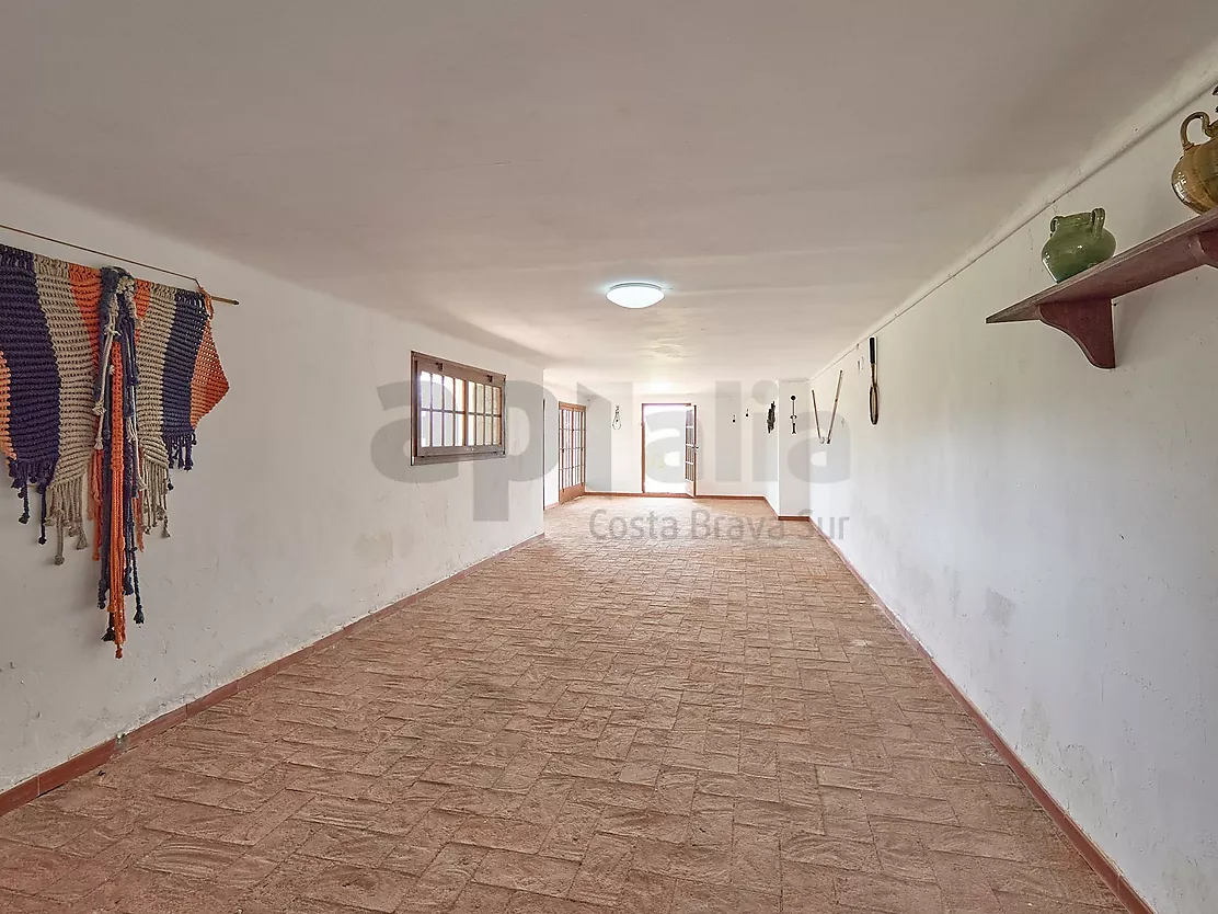 Villa with great potential, a 2,000 m  plot and boundless spaces in Los Pinares