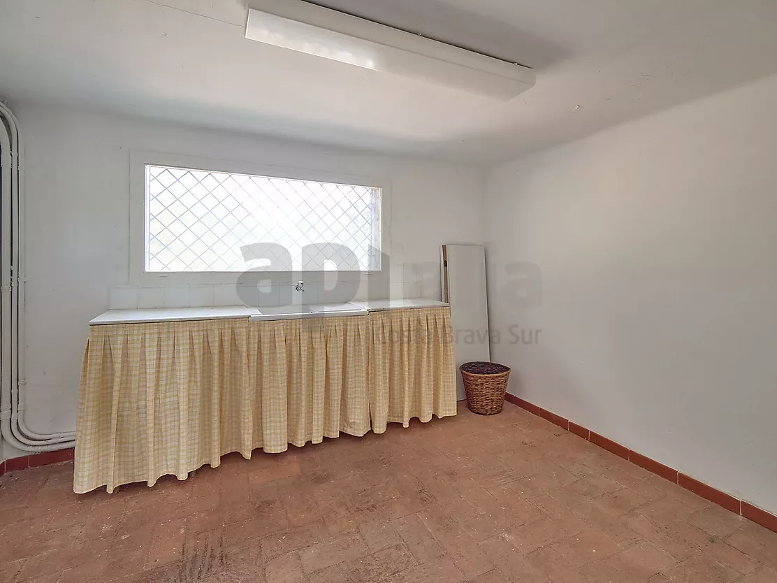 Villa with great potential, a 2,000 m  plot and boundless spaces in Los Pinares