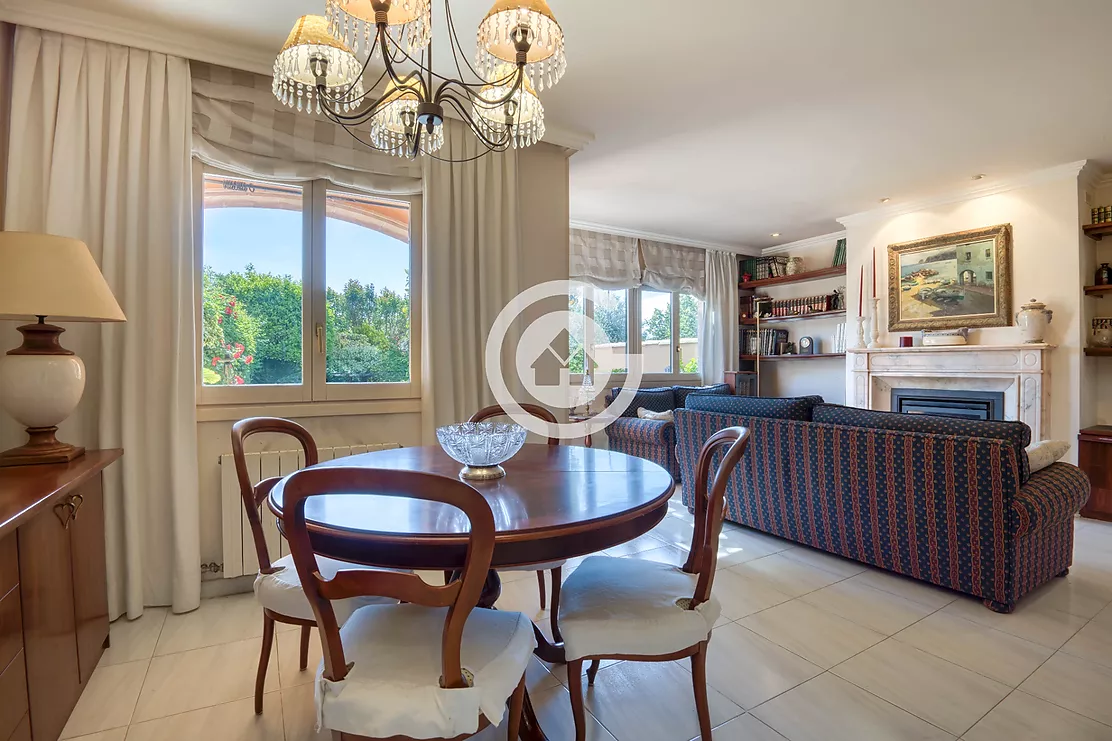 Acollidora casa adossada amb 3 habitacions , jardí privat en zona molt tranquil de Palafrugell