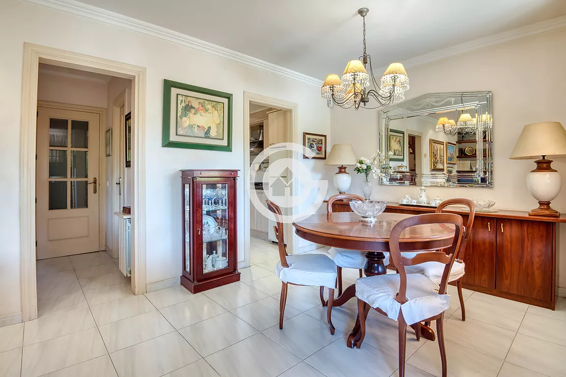Acollidora casa adossada amb 3 habitacions , jardí privat en zona molt tranquil de Palafrugell
