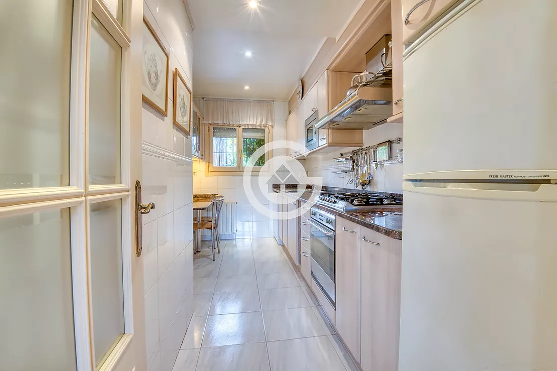 Acollidora casa adossada amb 3 habitacions , jardí privat en zona molt tranquil de Palafrugell