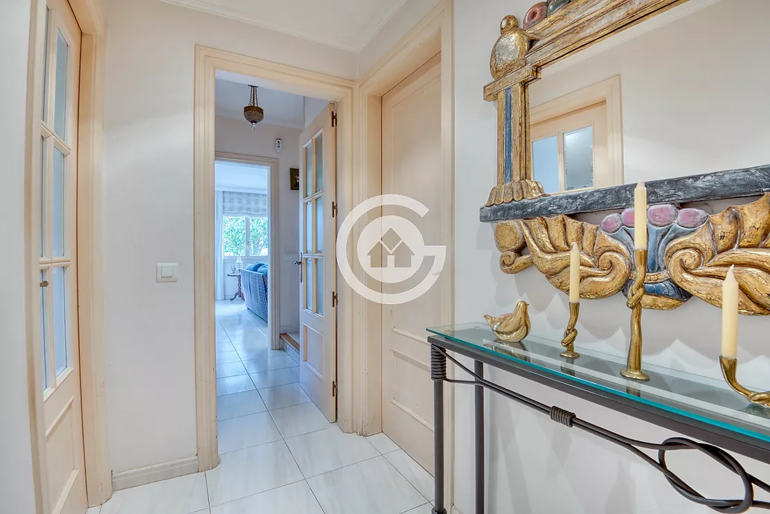 Acollidora casa adossada amb 3 habitacions , jardí privat en zona molt tranquil de Palafrugell