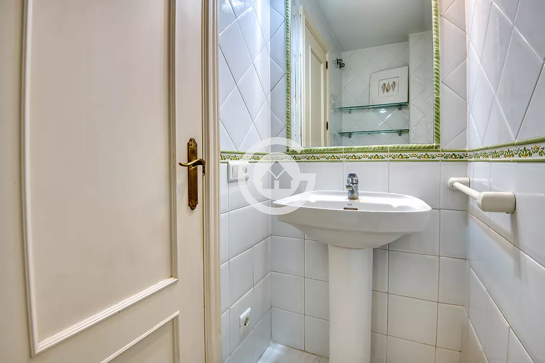 Acollidora casa adossada amb 3 habitacions , jardí privat en zona molt tranquil de Palafrugell