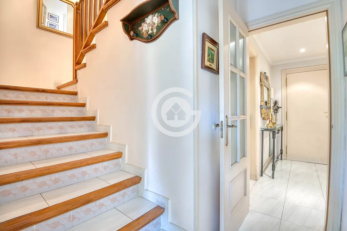 Acollidora casa adossada amb 3 habitacions , jardí privat en zona molt tranquil de Palafrugell