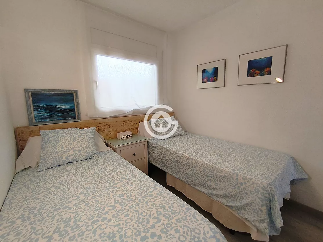 Apartament reformat amb terrassa i piscina comunitària a Calella de Palafrugell