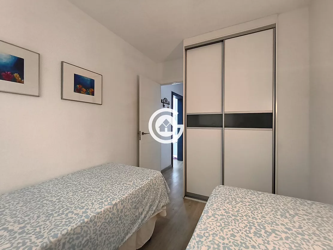 Apartament reformat amb terrassa i piscina comunitària a Calella de Palafrugell
