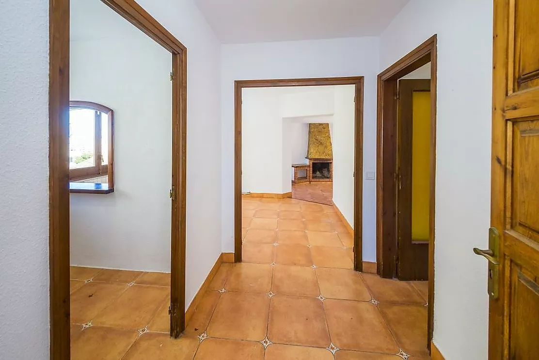 Charming detached house in Mas Vilà,It is located in a quiet environment surrounded by nature.