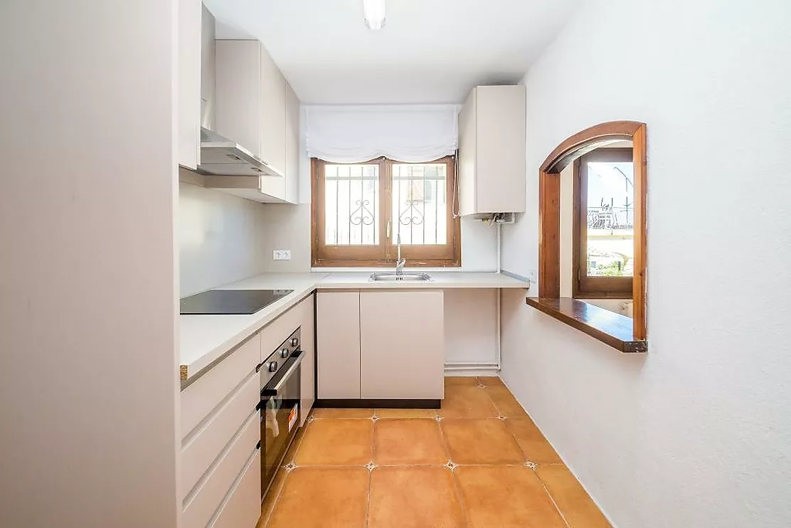 Charming detached house in Mas Vilà,It is located in a quiet environment surrounded by nature.