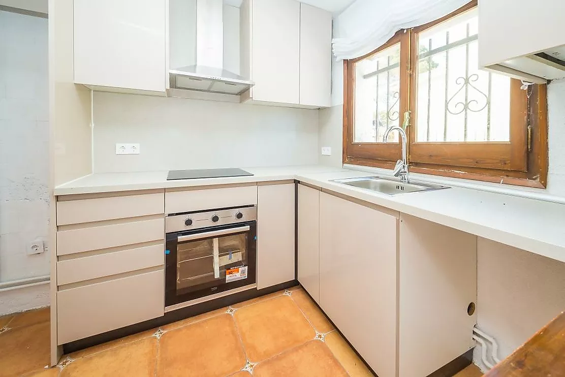 Charming detached house in Mas Vilà,It is located in a quiet environment surrounded by nature.