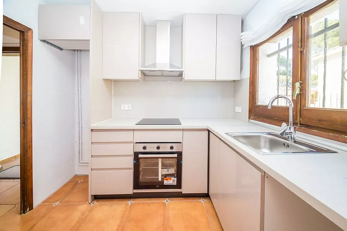 Charming detached house in Mas Vilà,It is located in a quiet environment surrounded by nature.