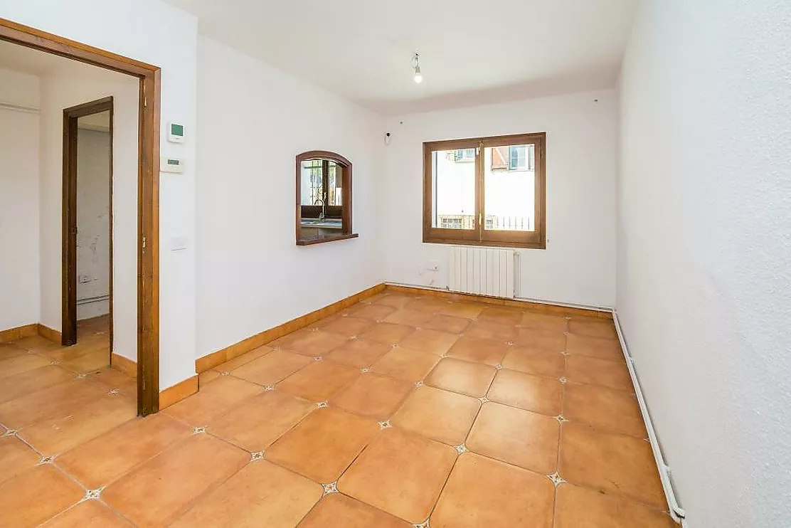 Charming detached house in Mas Vilà,It is located in a quiet environment surrounded by nature.