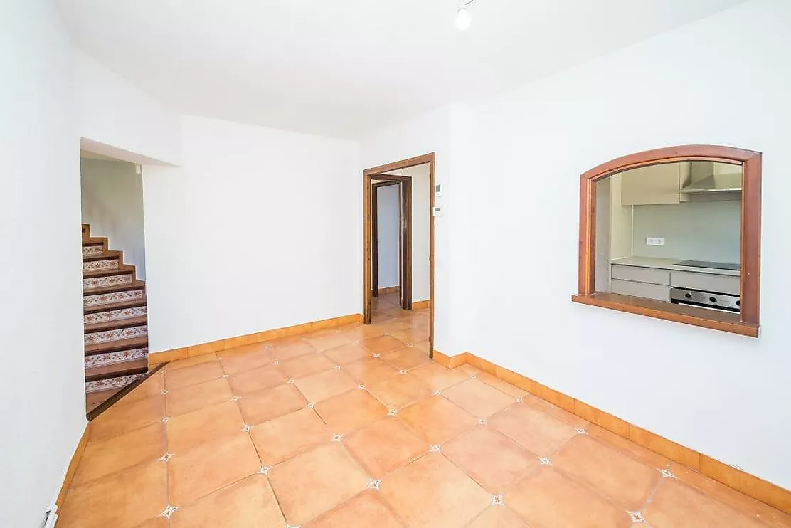 Charming detached house in Mas Vilà,It is located in a quiet environment surrounded by nature.