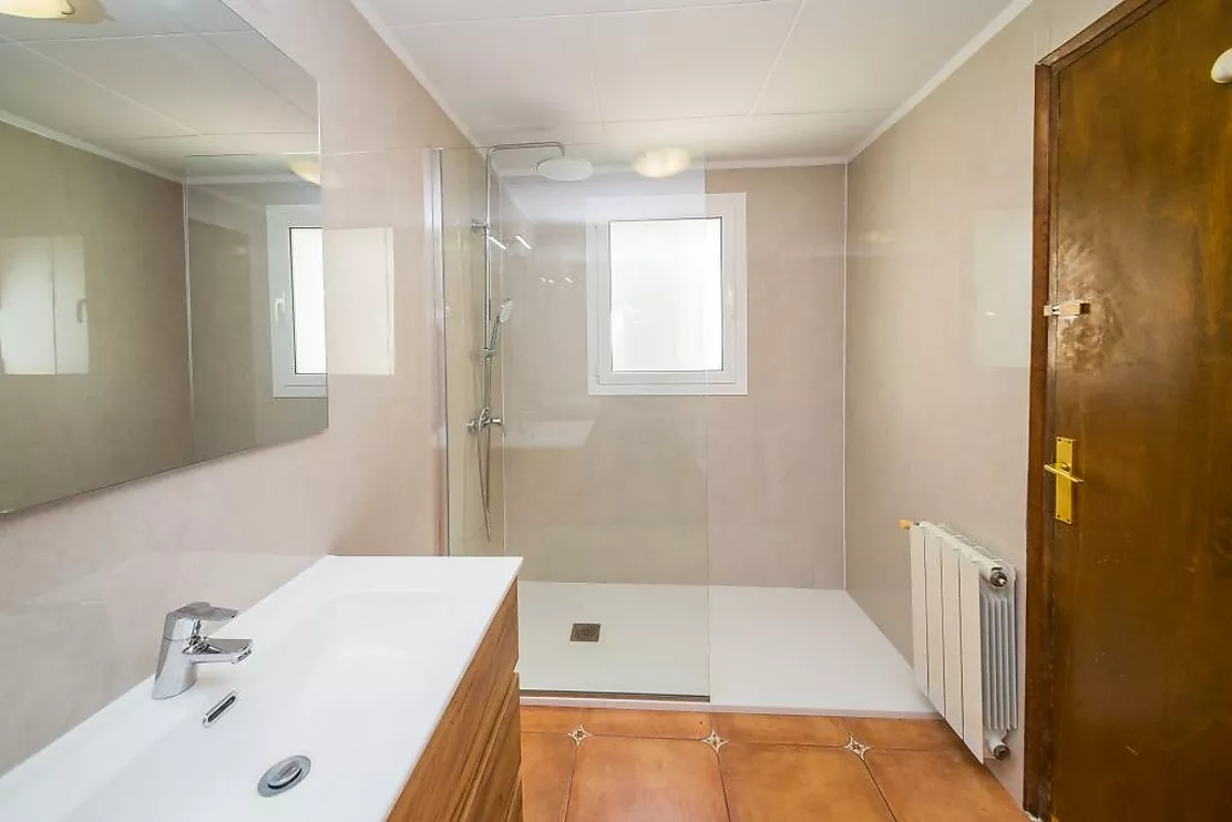 Charming detached house in Mas Vilà,It is located in a quiet environment surrounded by nature.