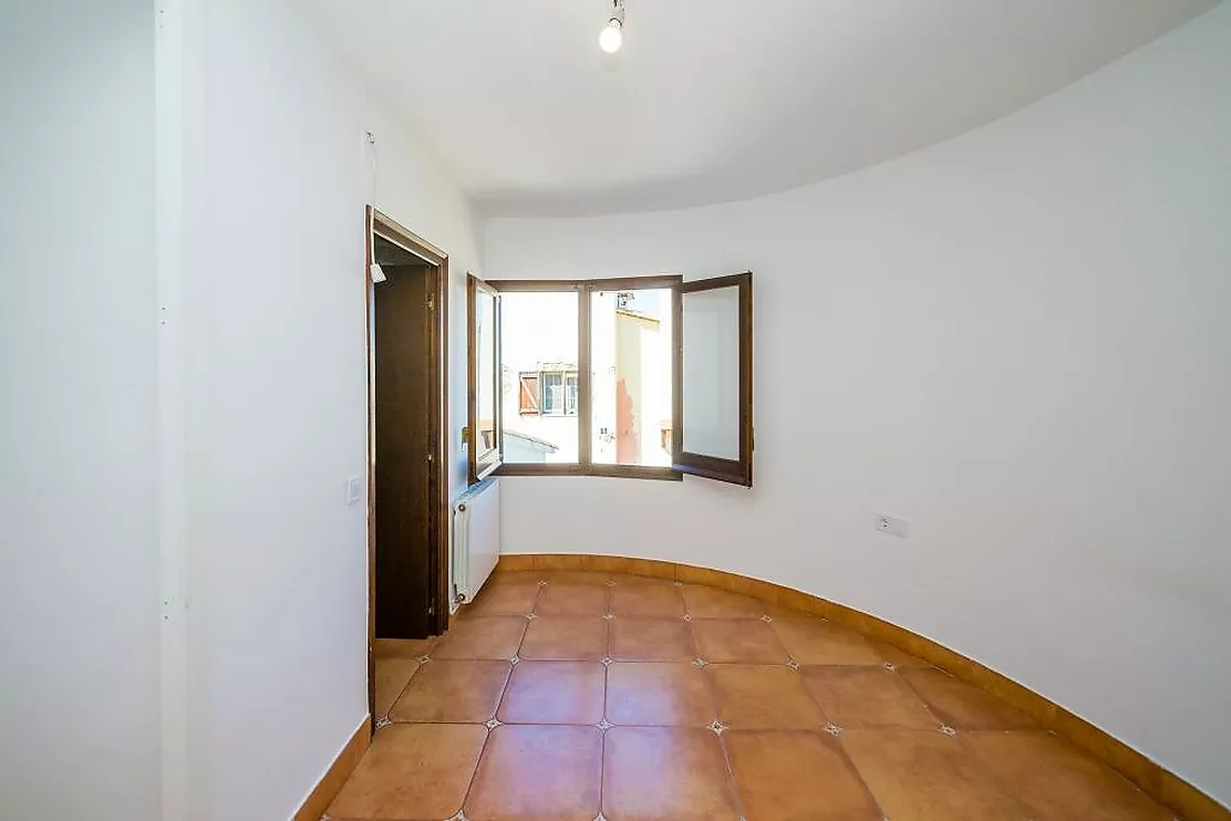 Charming detached house in Mas Vilà,It is located in a quiet environment surrounded by nature.