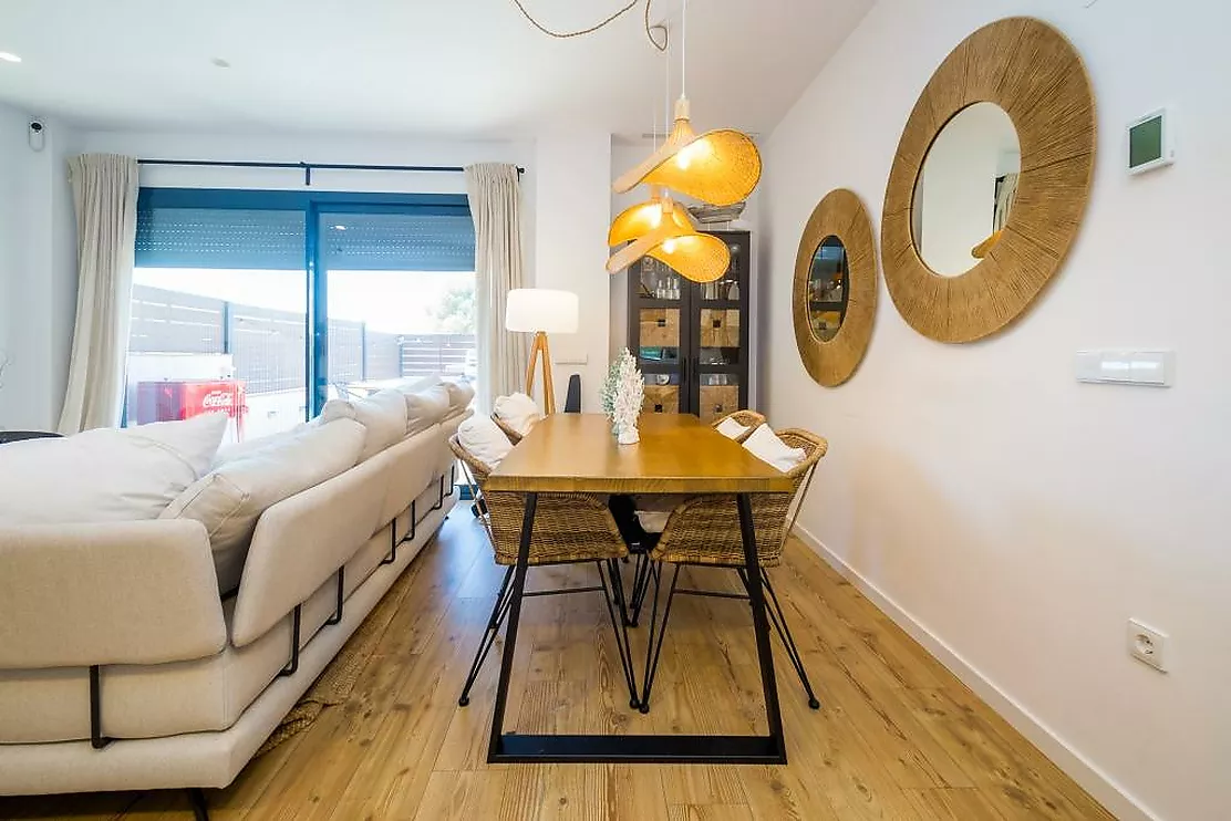 Impresionante planta baja con gran jardín privado de 128 m² y piscina comunitaria