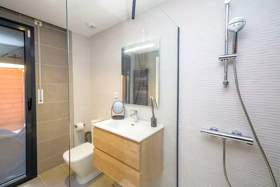 Impresionante planta baja con gran jardín privado de 128 m² y piscina comunitaria