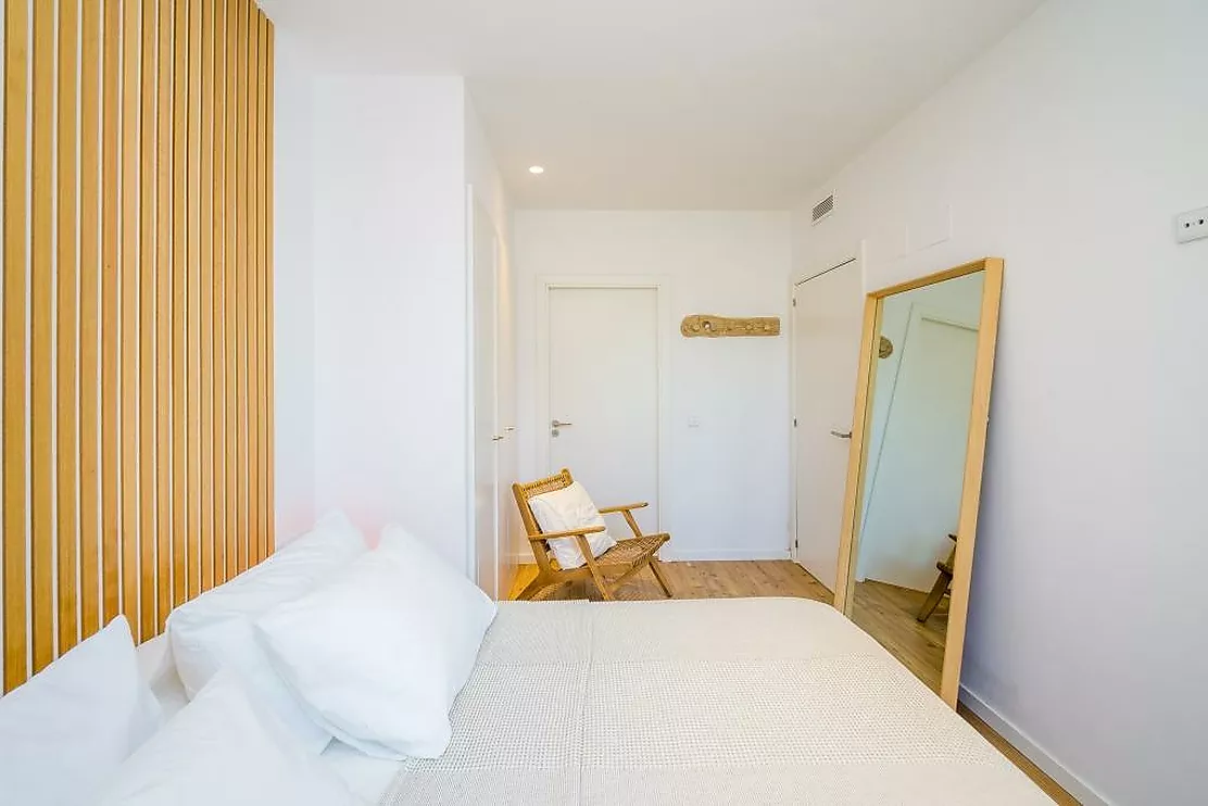 Impresionante planta baja con gran jardín privado de 128 m² y piscina comunitaria