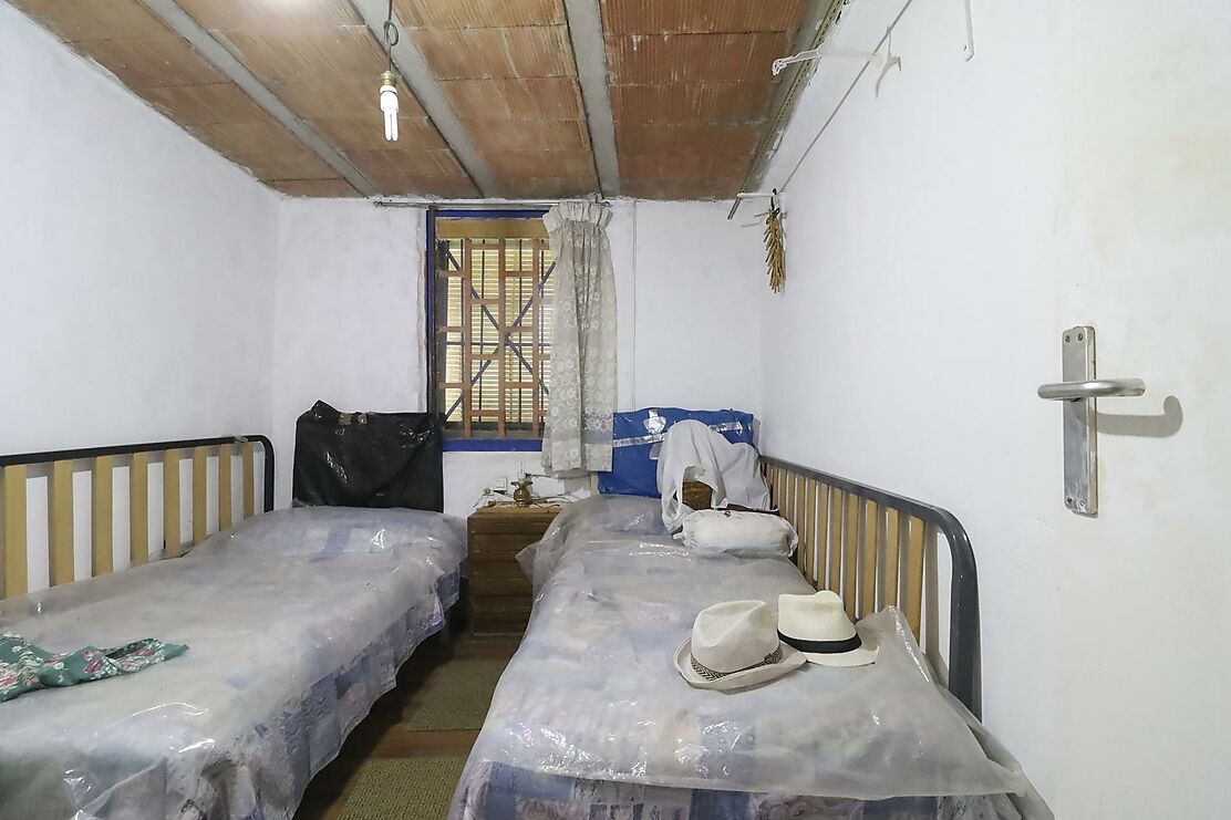 House to renovate in Llagostera and Tossa.