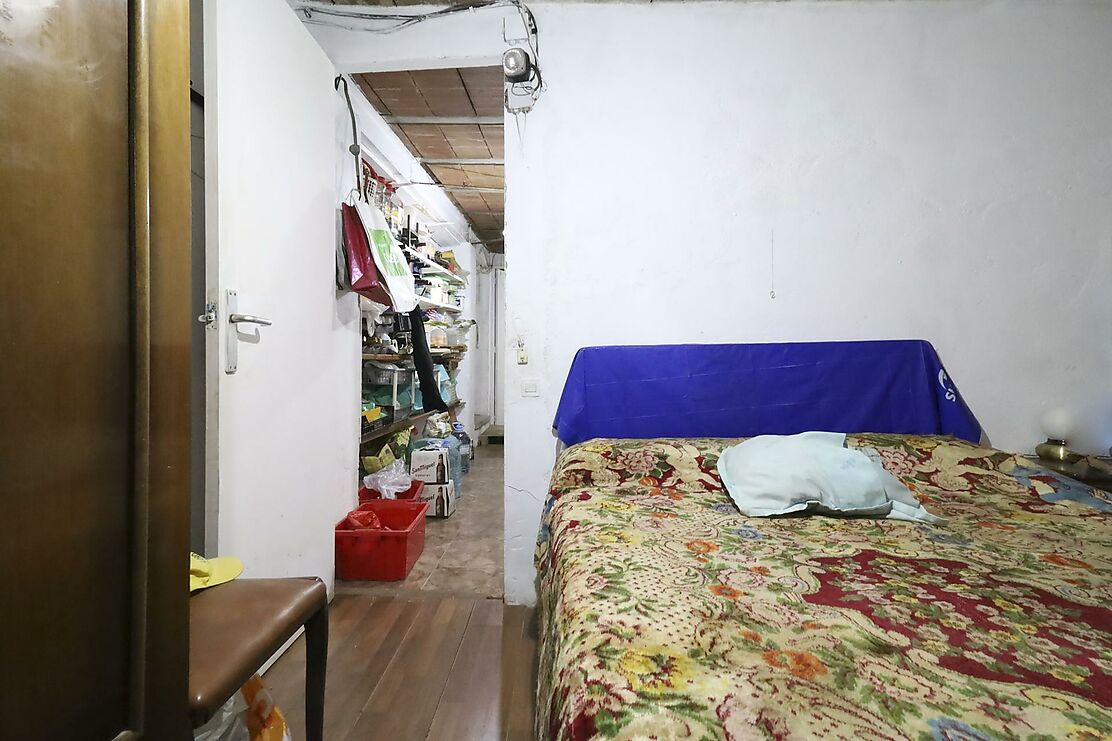 House to renovate in Llagostera and Tossa.