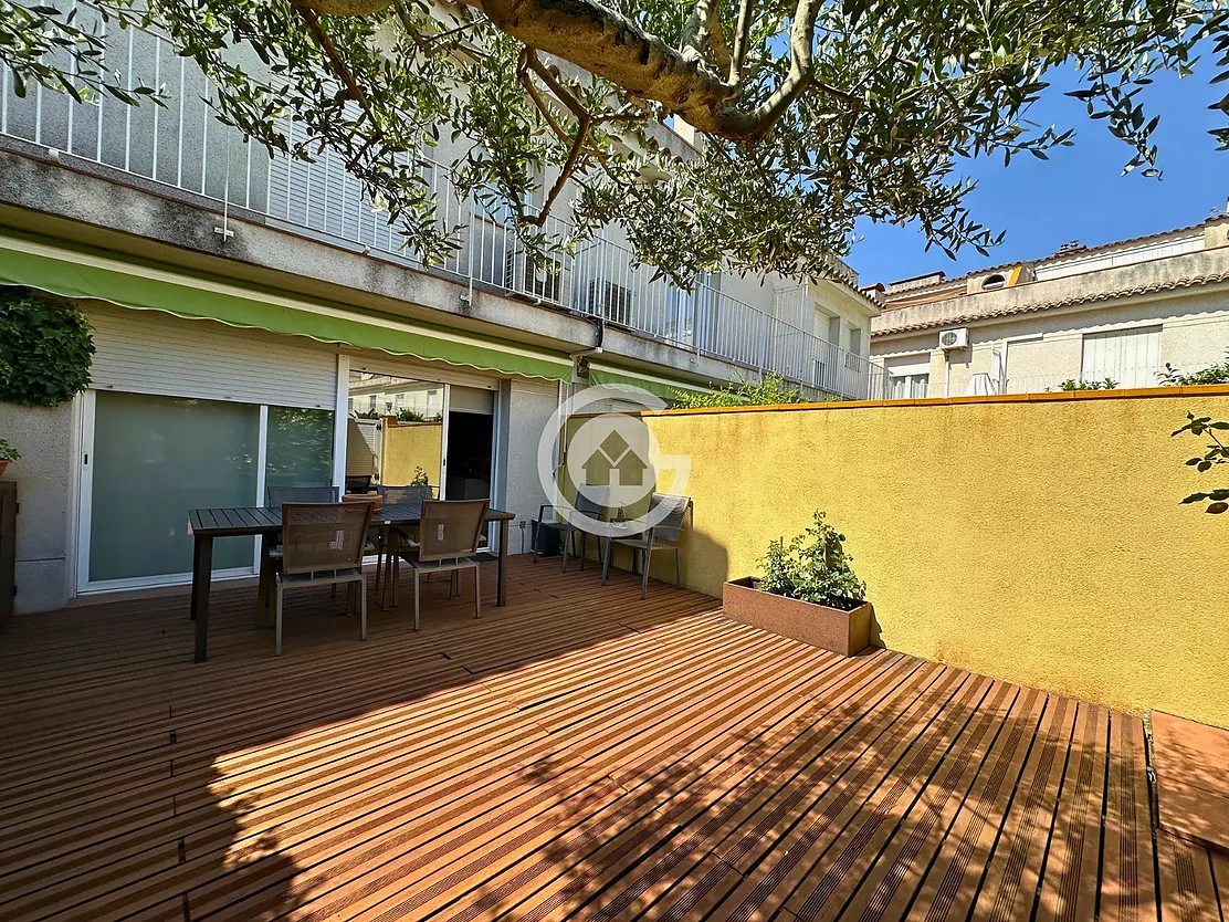 Magnífica casa adossada a Palafrugell amb 5 dormitoris, garatge i piscina comunitària.