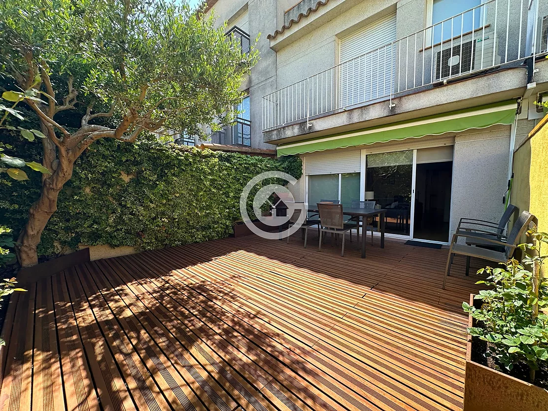 Magnífica casa adossada a Palafrugell amb 5 dormitoris, garatge i piscina comunitària.