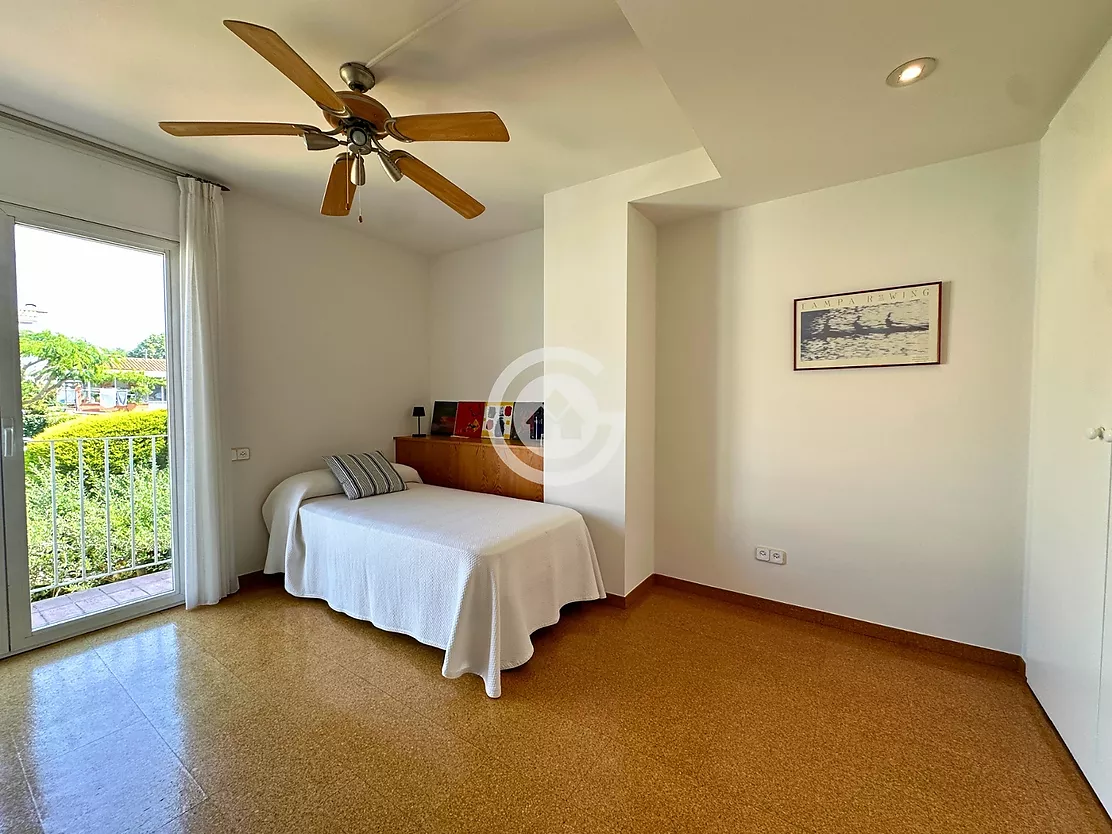 Magnífica casa adossada a Palafrugell amb 5 dormitoris, garatge i piscina comunitària.