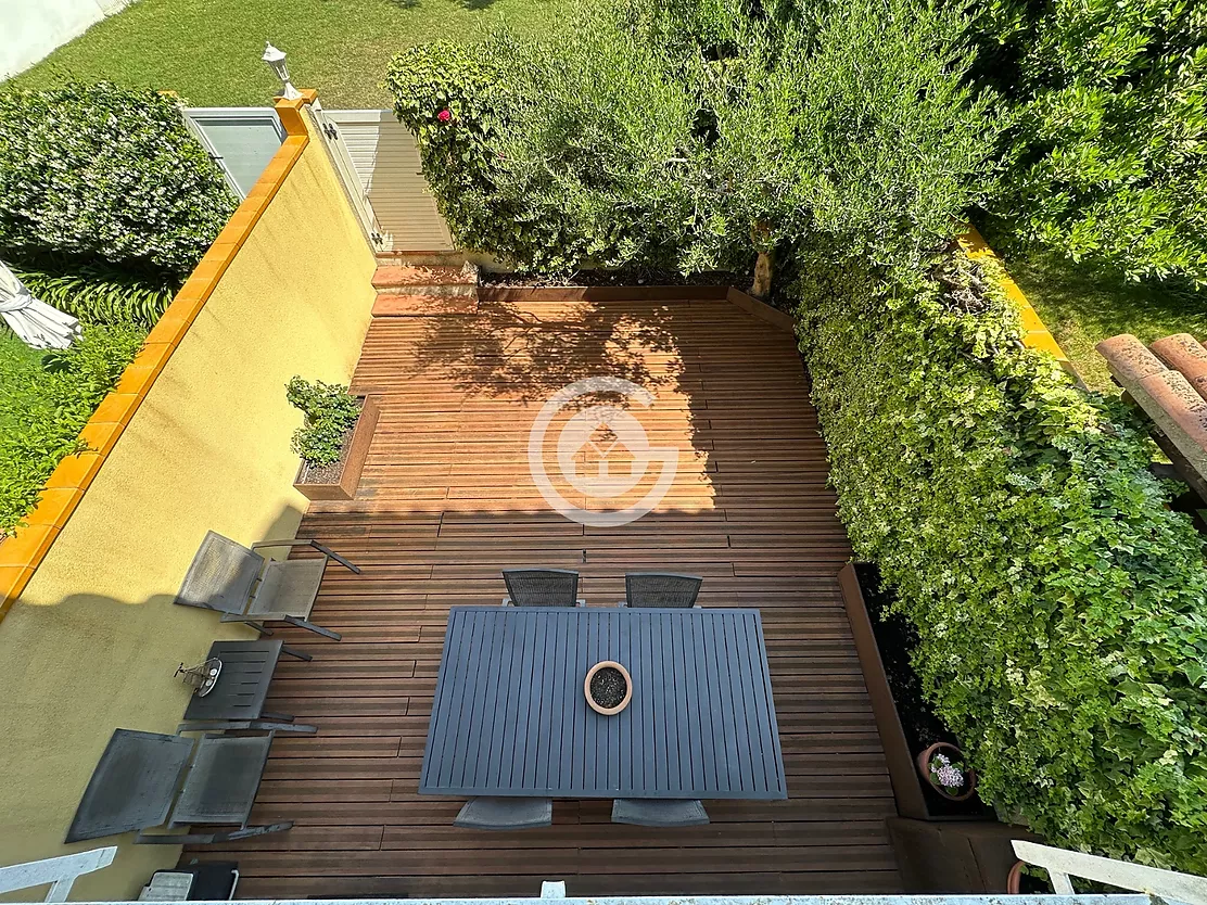 Magnífica casa adossada a Palafrugell amb 5 dormitoris, garatge i piscina comunitària.