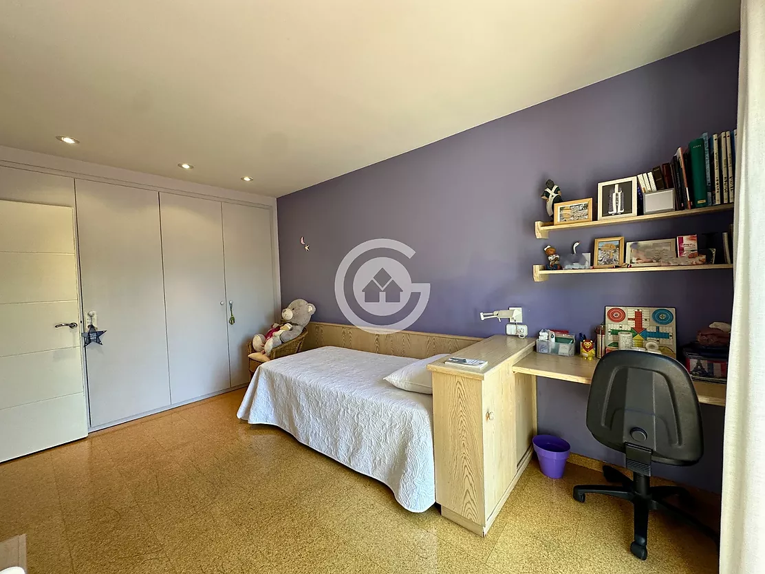 Magnífica casa adossada a Palafrugell amb 5 dormitoris, garatge i piscina comunitària.