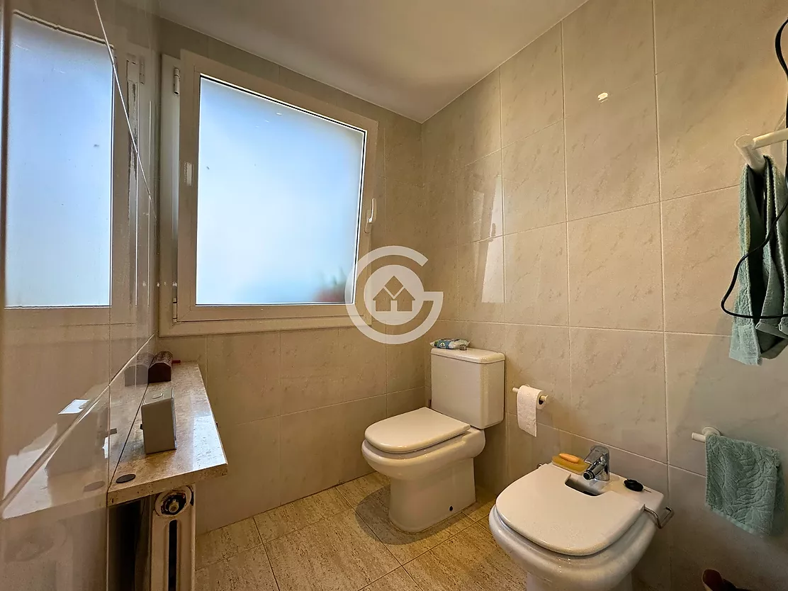 Magnífica casa adossada a Palafrugell amb 5 dormitoris, garatge i piscina comunitària.
