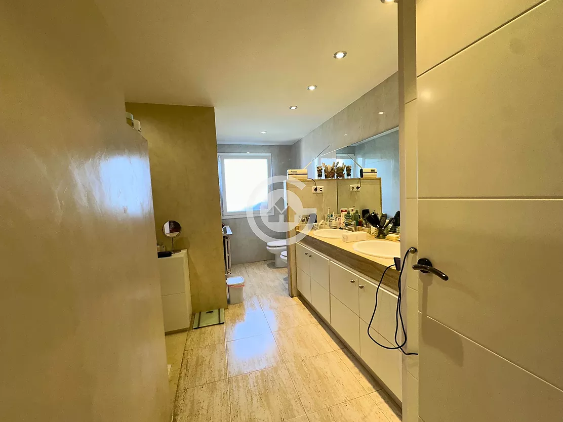 Magnífica casa adossada a Palafrugell amb 5 dormitoris, garatge i piscina comunitària.